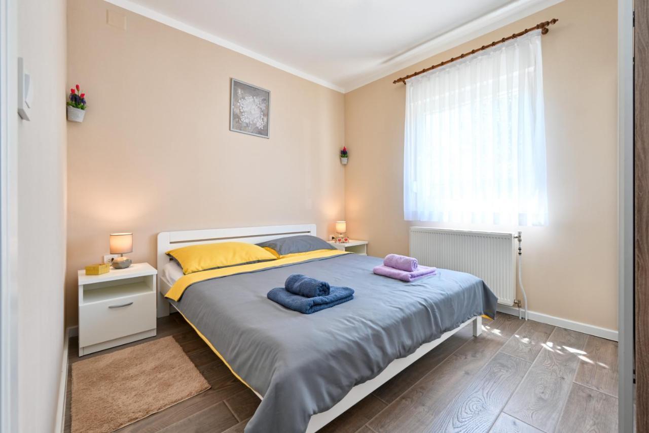 Cvetkova Hiza Sa Jacuzzijem Vila Tuheljske Toplice Exterior foto