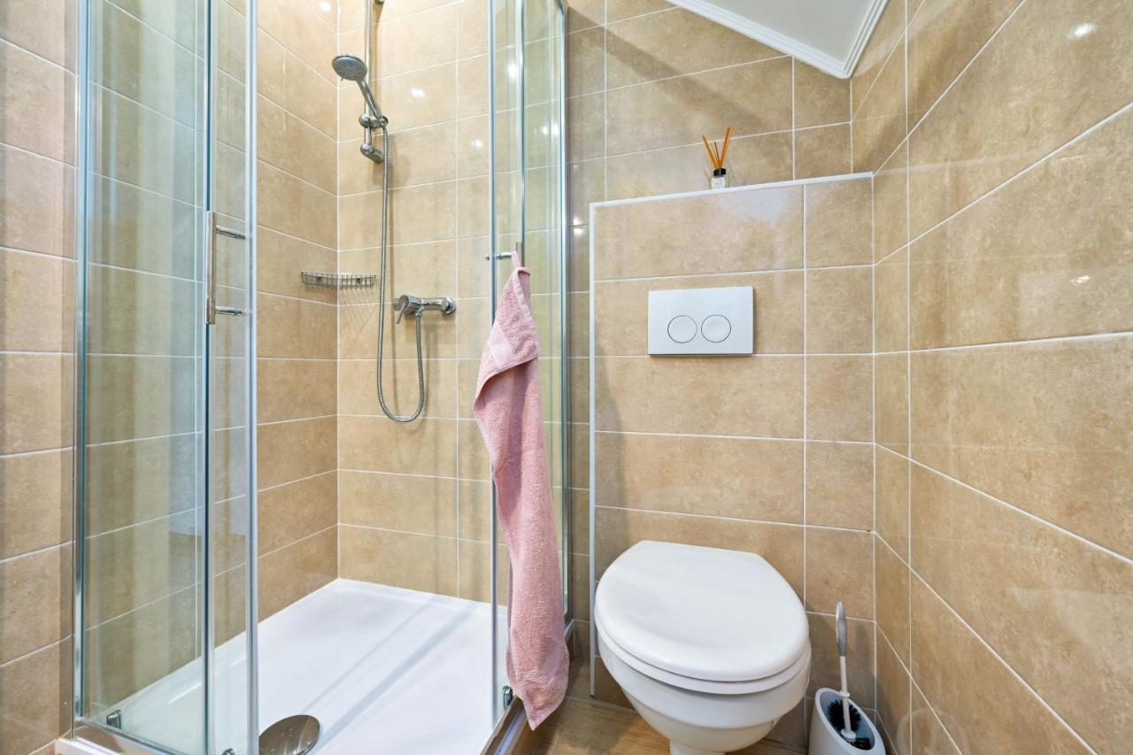 Cvetkova Hiza Sa Jacuzzijem Vila Tuheljske Toplice Exterior foto