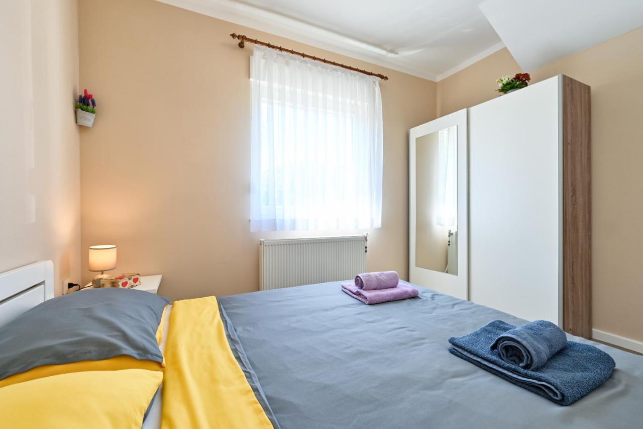 Cvetkova Hiza Sa Jacuzzijem Vila Tuheljske Toplice Exterior foto