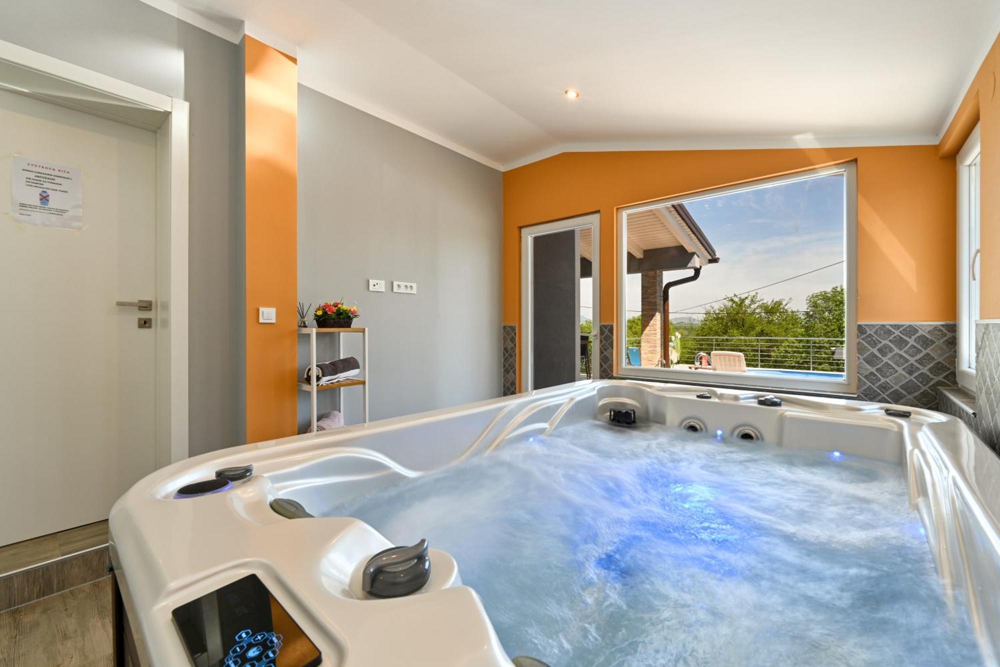 Cvetkova Hiza Sa Jacuzzijem Vila Tuheljske Toplice Exterior foto