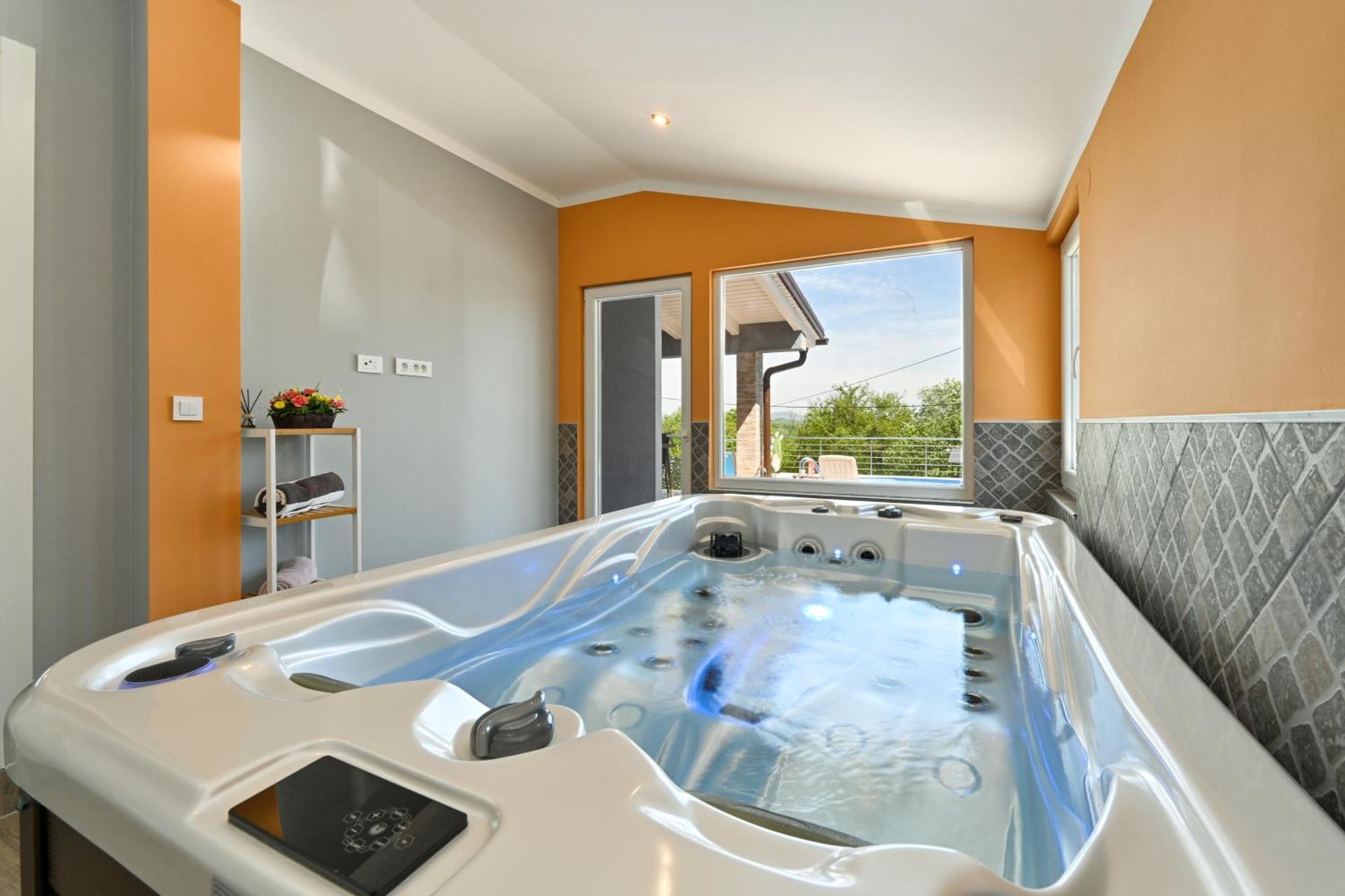 Cvetkova Hiza Sa Jacuzzijem Vila Tuheljske Toplice Exterior foto