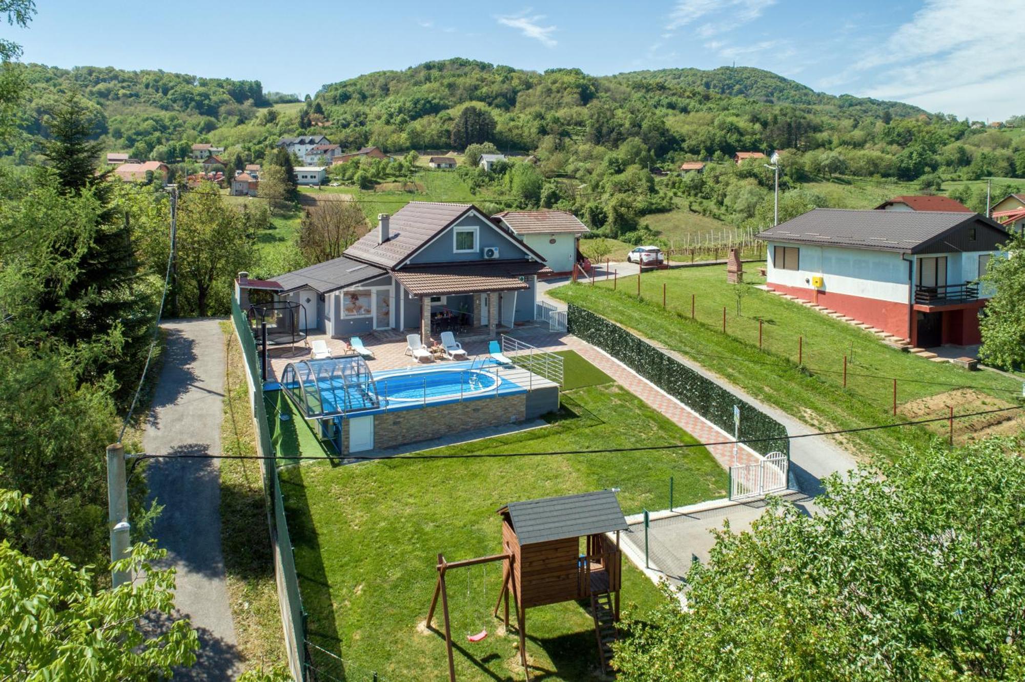 Cvetkova Hiza Sa Jacuzzijem Vila Tuheljske Toplice Exterior foto
